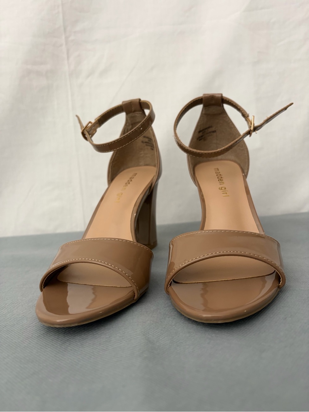 Madden Girl Beige Block Heel Sandals Ankle Strap Size 7 (B223) - Picture 2 of 12